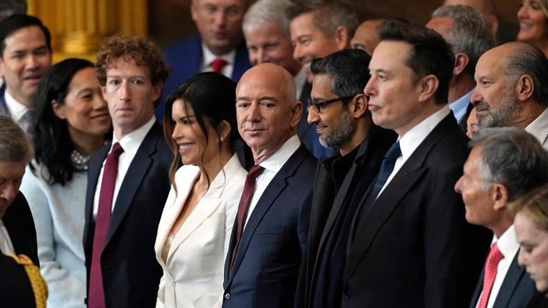 特朗普就职典礼,最抢眼的竟是“富豪天团”?